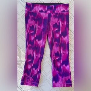 Under Armour Small Fitted All Season Gear Capri Colorful Leggings 15X27